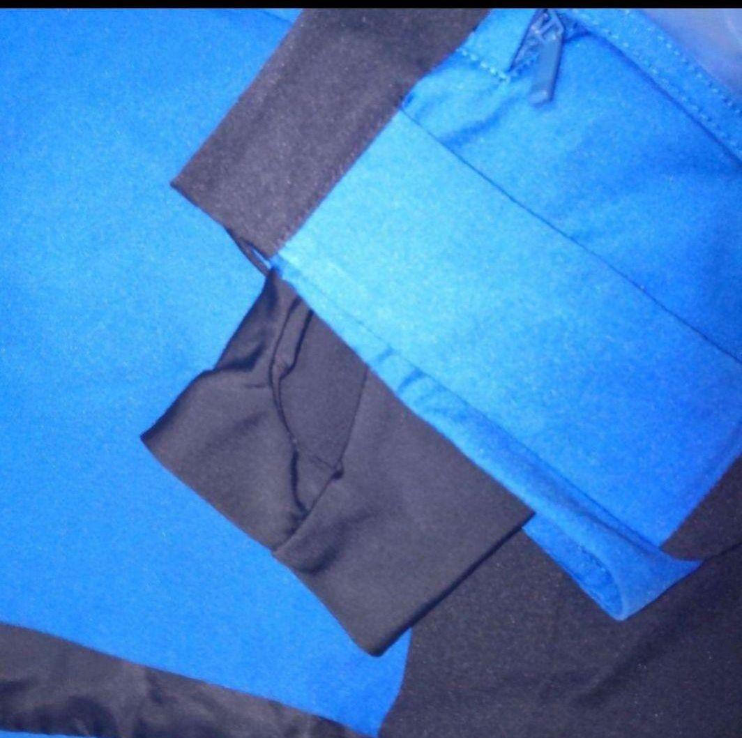 a 新品タグ付き Phenix フェニックス 上下組み合わせ。