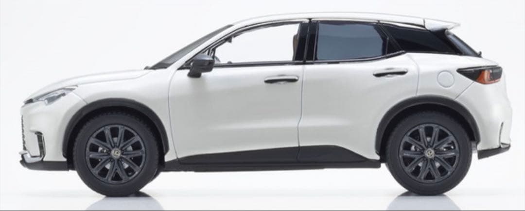 Lexus LBX ミニカー ソニッククオーツ 1/43