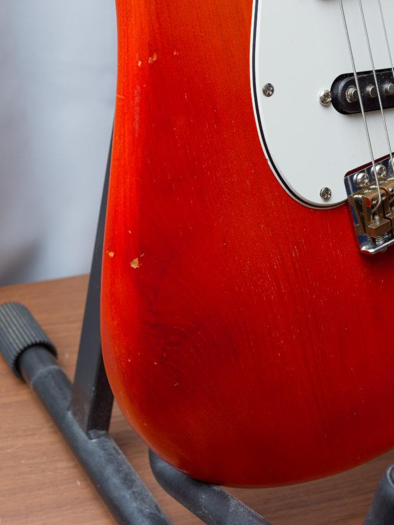 フェルナンデス ストラトキャスターモデル 石ロゴ期　セイモアピックアップ搭載