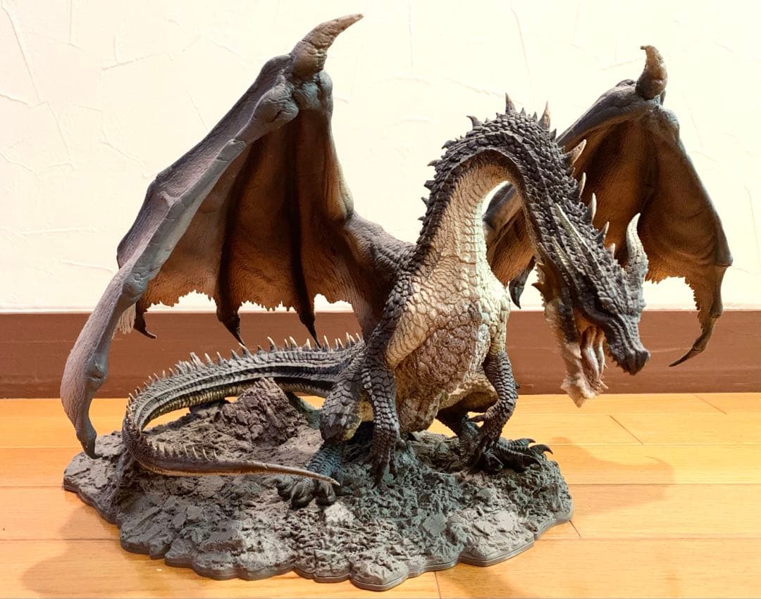 CFB ミラボレアス フィギュア