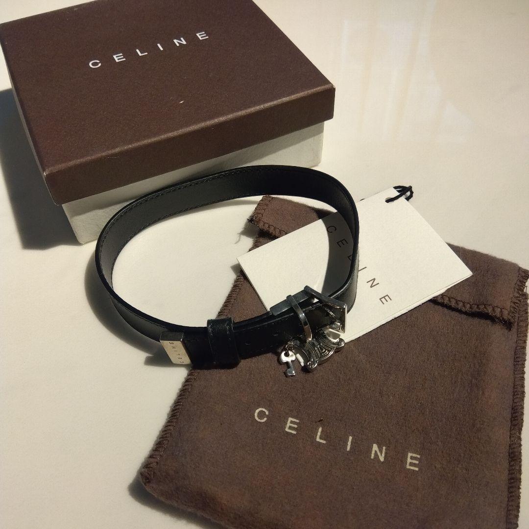 CELINE ブラックレザー首輪 チャーム付き