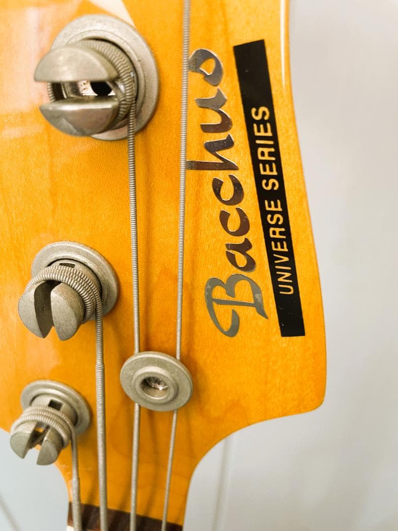 初期ゴールドロゴ バッカス ユニバースシリーズ ジャズベースタイプベースギター