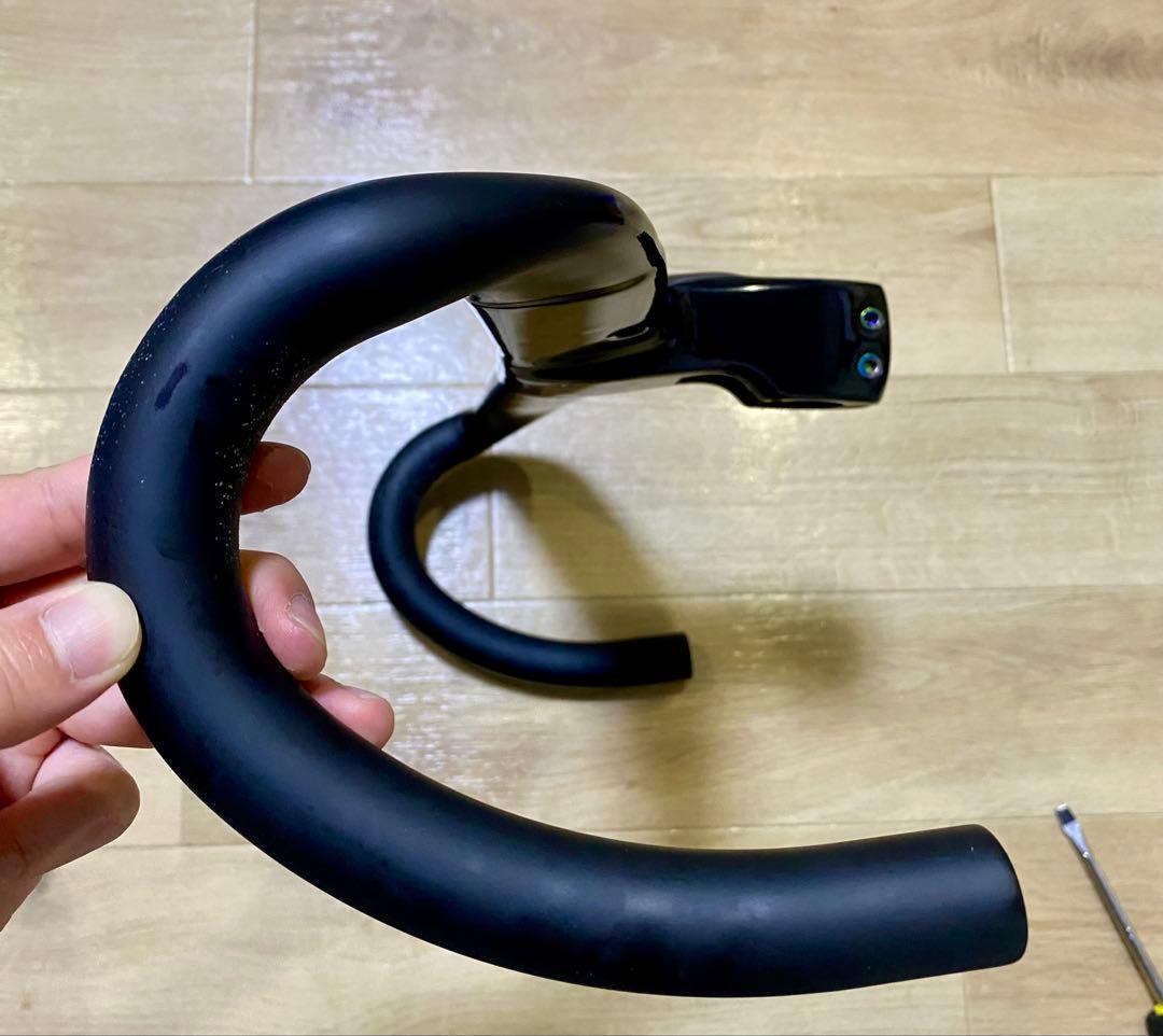 ロードバイク　一体型カーボンハンドル　コックピット