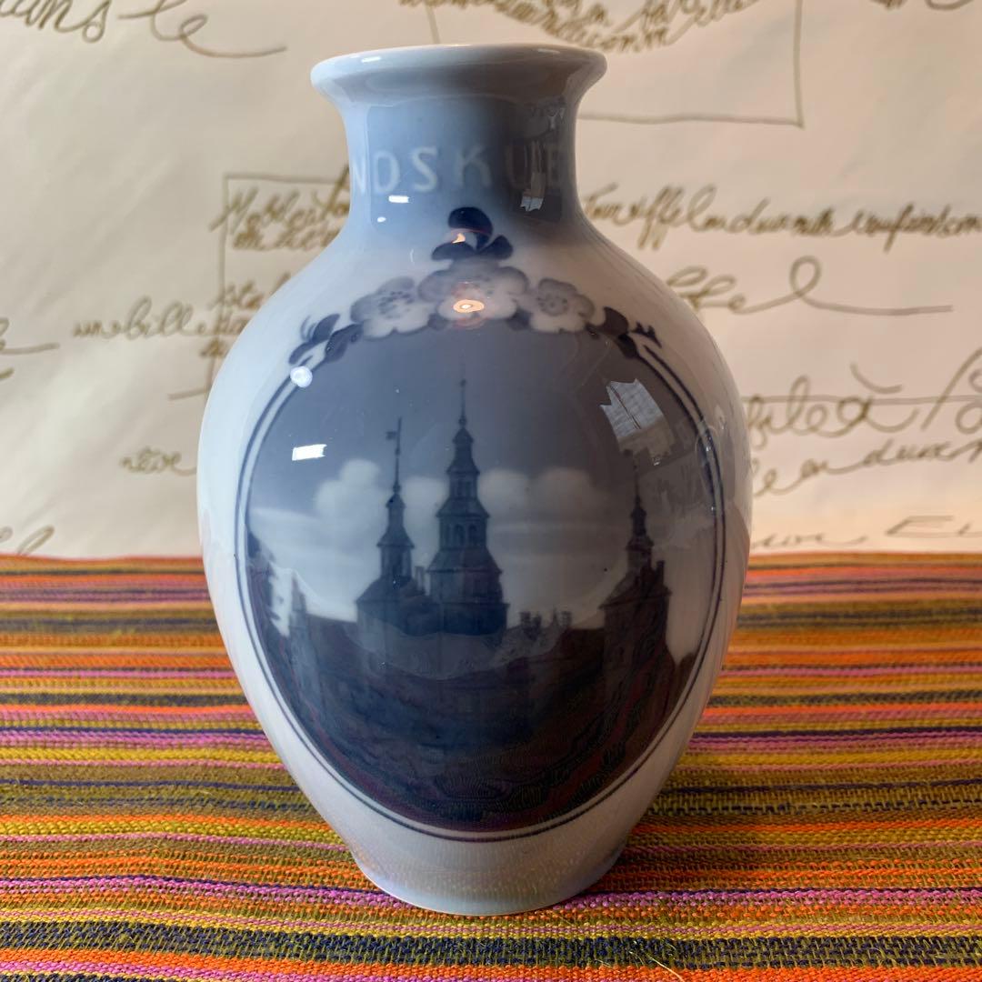 ロイヤルコペンハーゲン　1926年アンティークのローゼンボー城が描かれた花瓶！