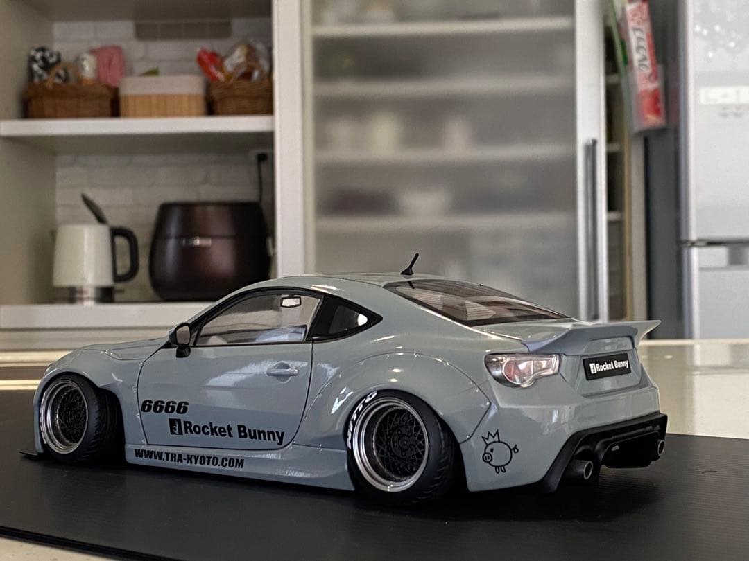 ￼86 ロケットバニー 1/18 オートアート ￼