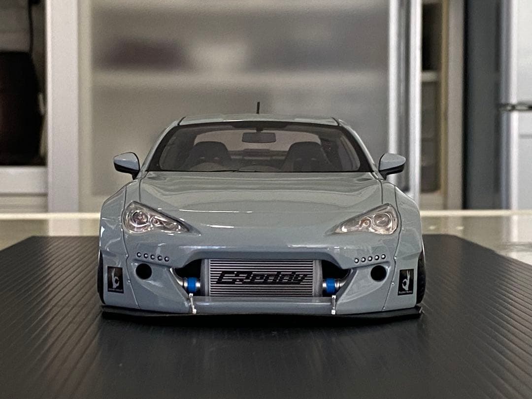 ￼86 ロケットバニー 1/18 オートアート ￼