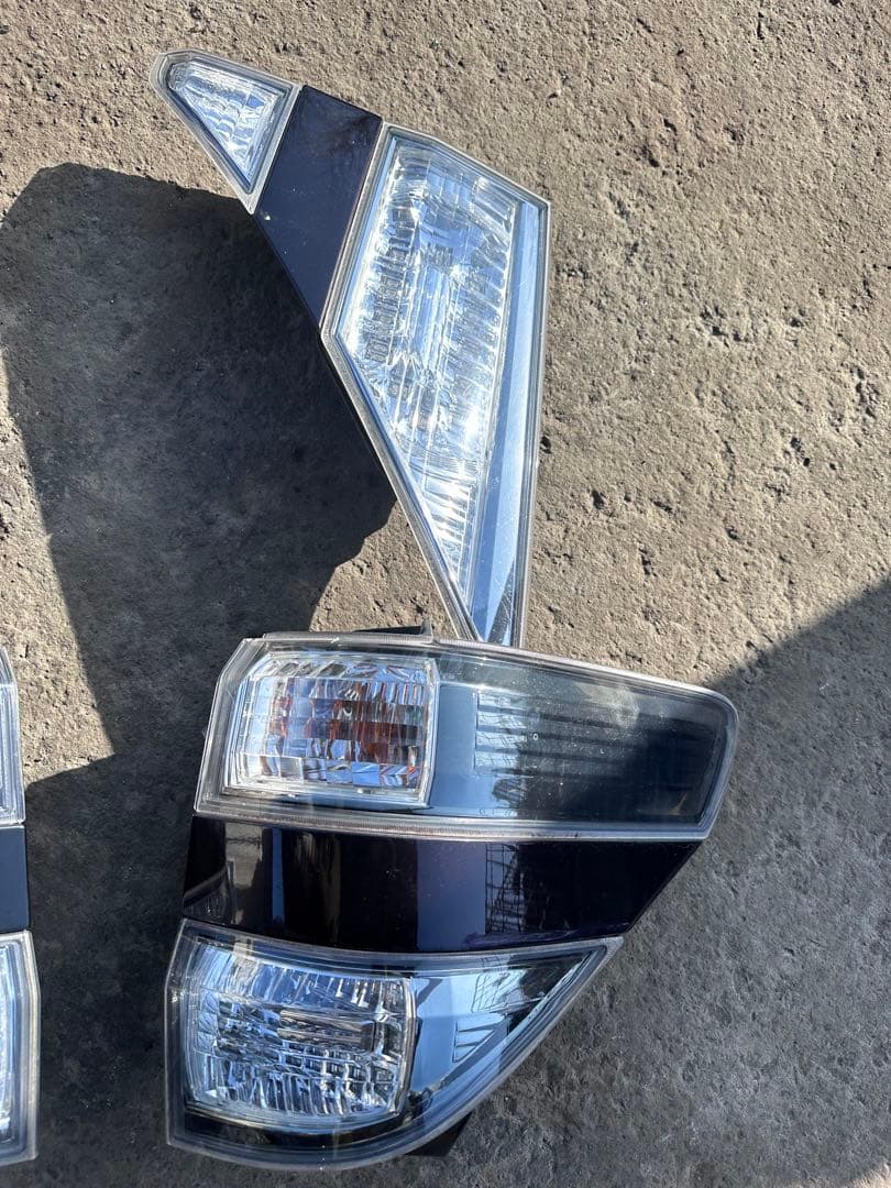 トヨタ　20 　ヴェルファイア　テールランプ　右左セット