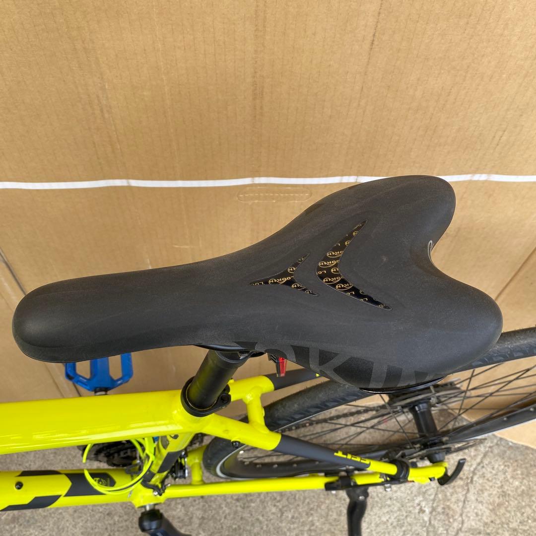 FELTベルザスピード40 クロスバイク