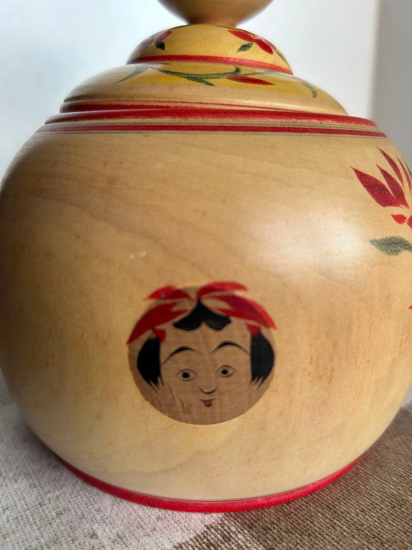 象嵌つきえじここけし、コマ入り