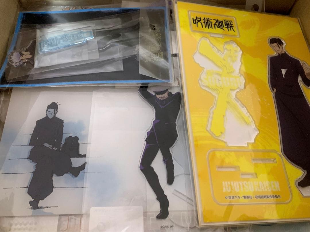 呪術廻戦　240個以上　大量まとめ売り　缶バッジ　アクスタなど