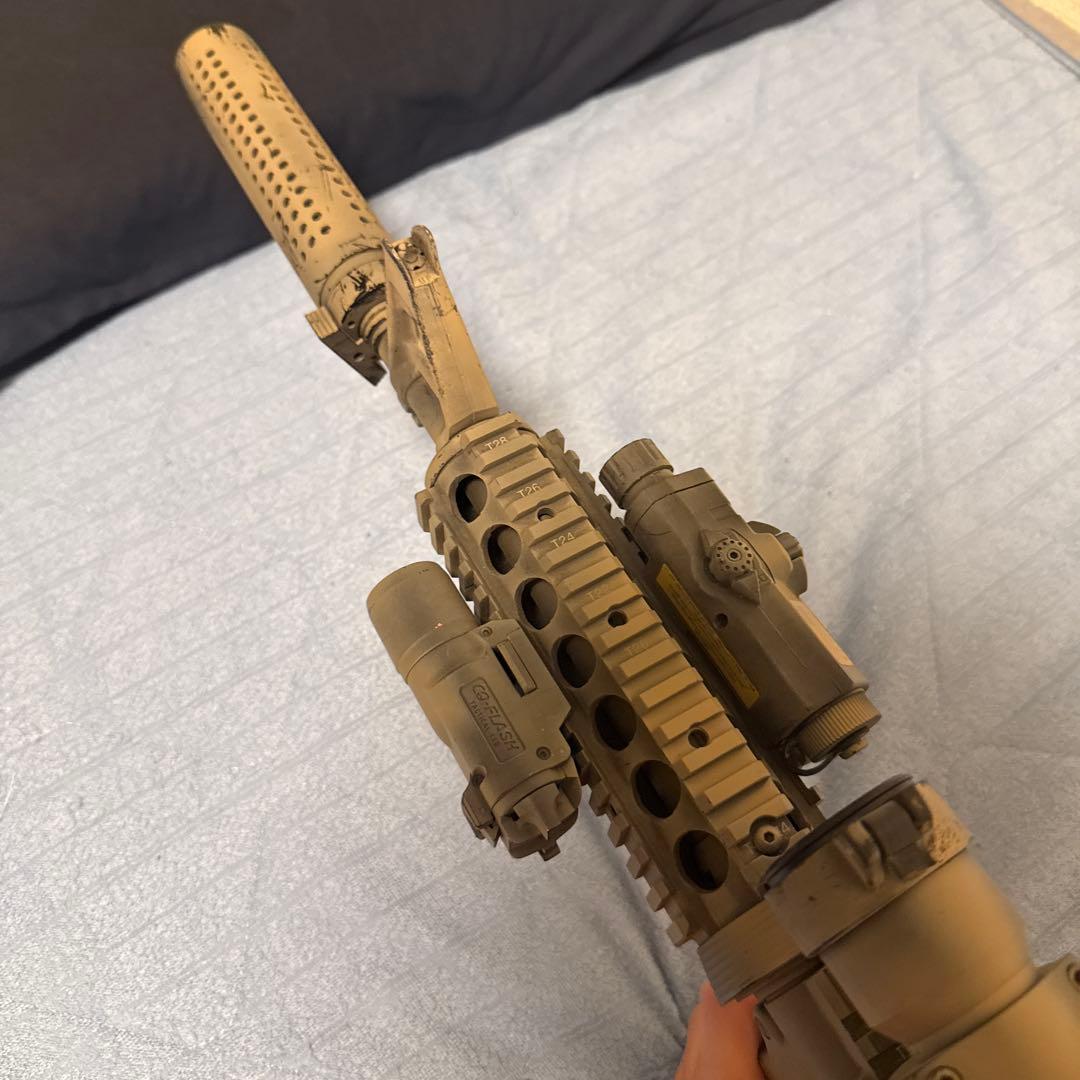 次世代電動ガン M4 CQB-Rタンカラー レーザーサイト付き