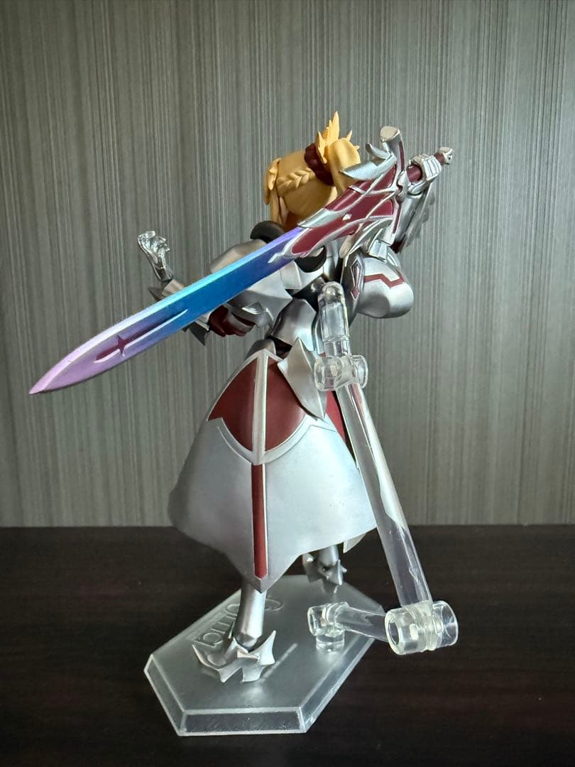 414 figma “赤”のセイバー　モードレッド