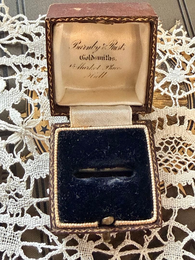 ジュエリーボックス　イギリス　アンティーク ブラウンリングケース