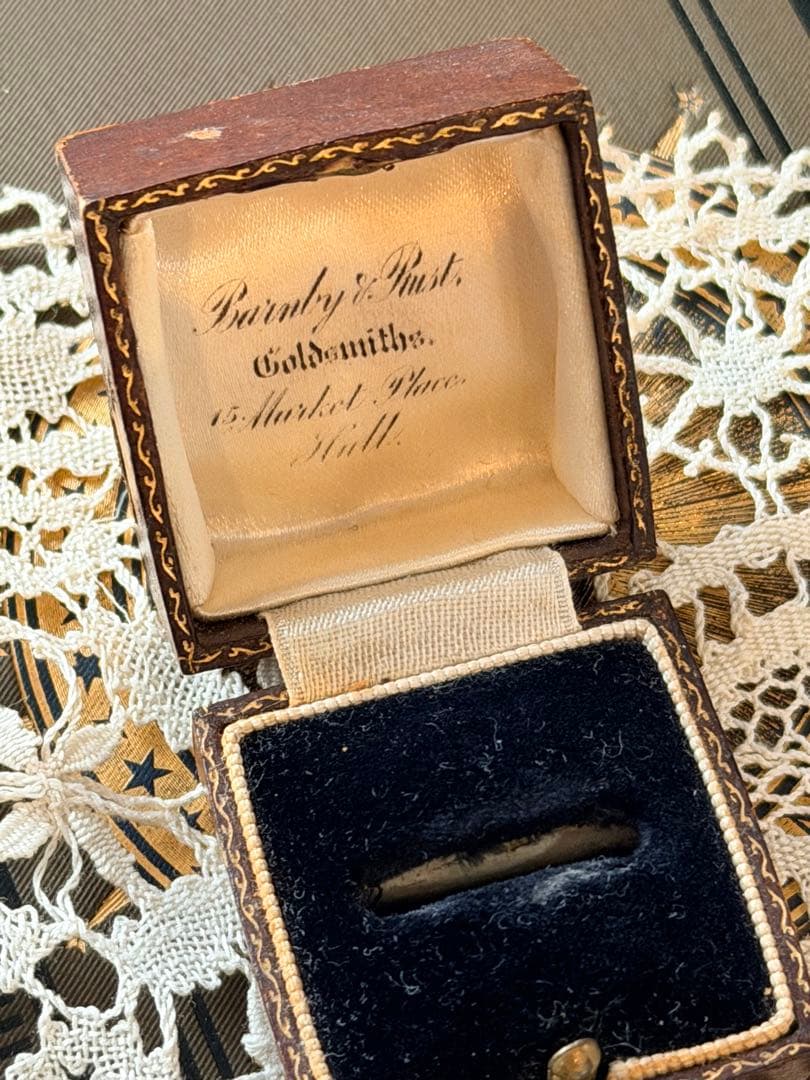 ジュエリーボックス　イギリス　アンティーク ブラウンリングケース