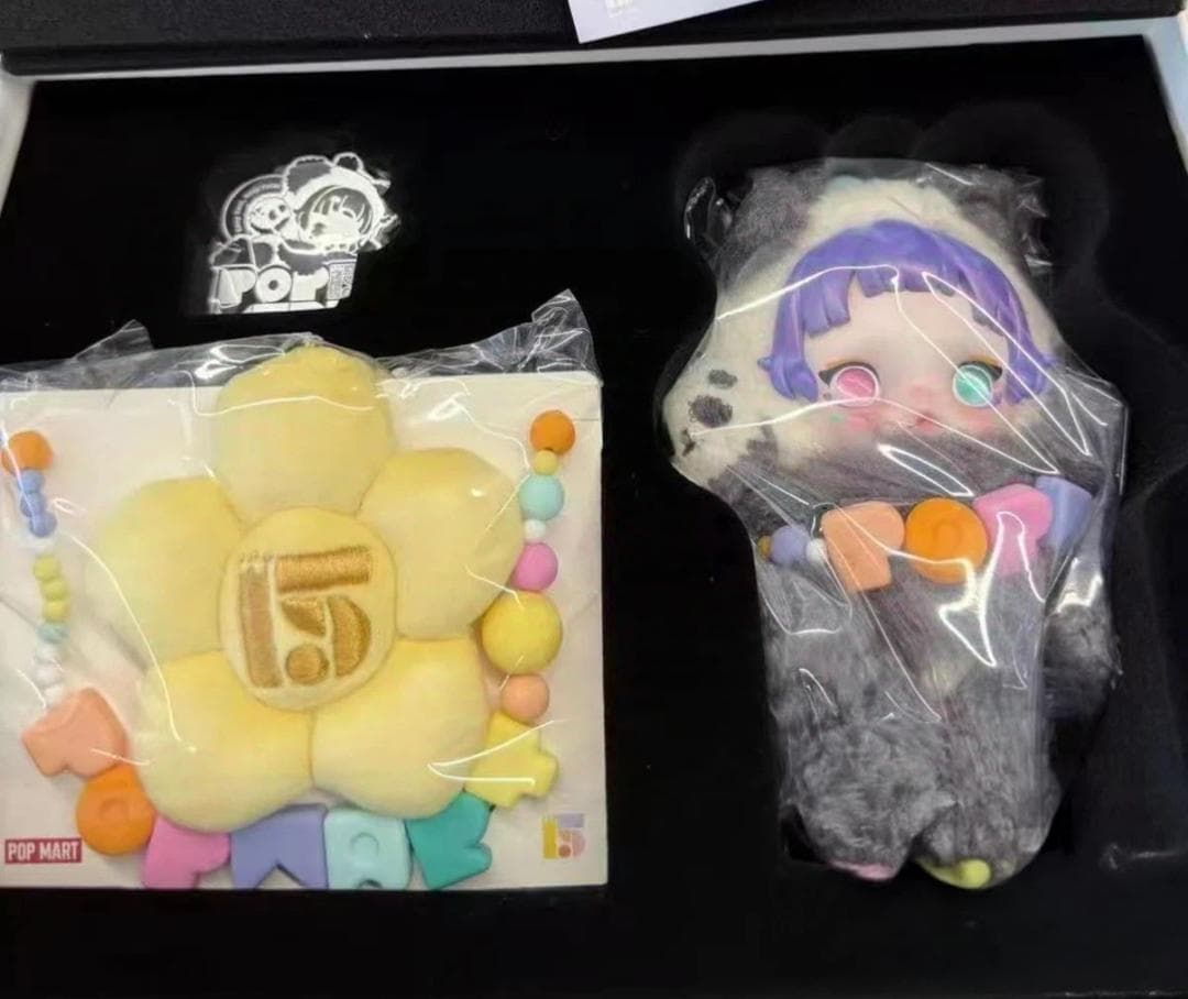 新品　POPMART 15周年記念 skullpanda従業員限定ギフトボックス