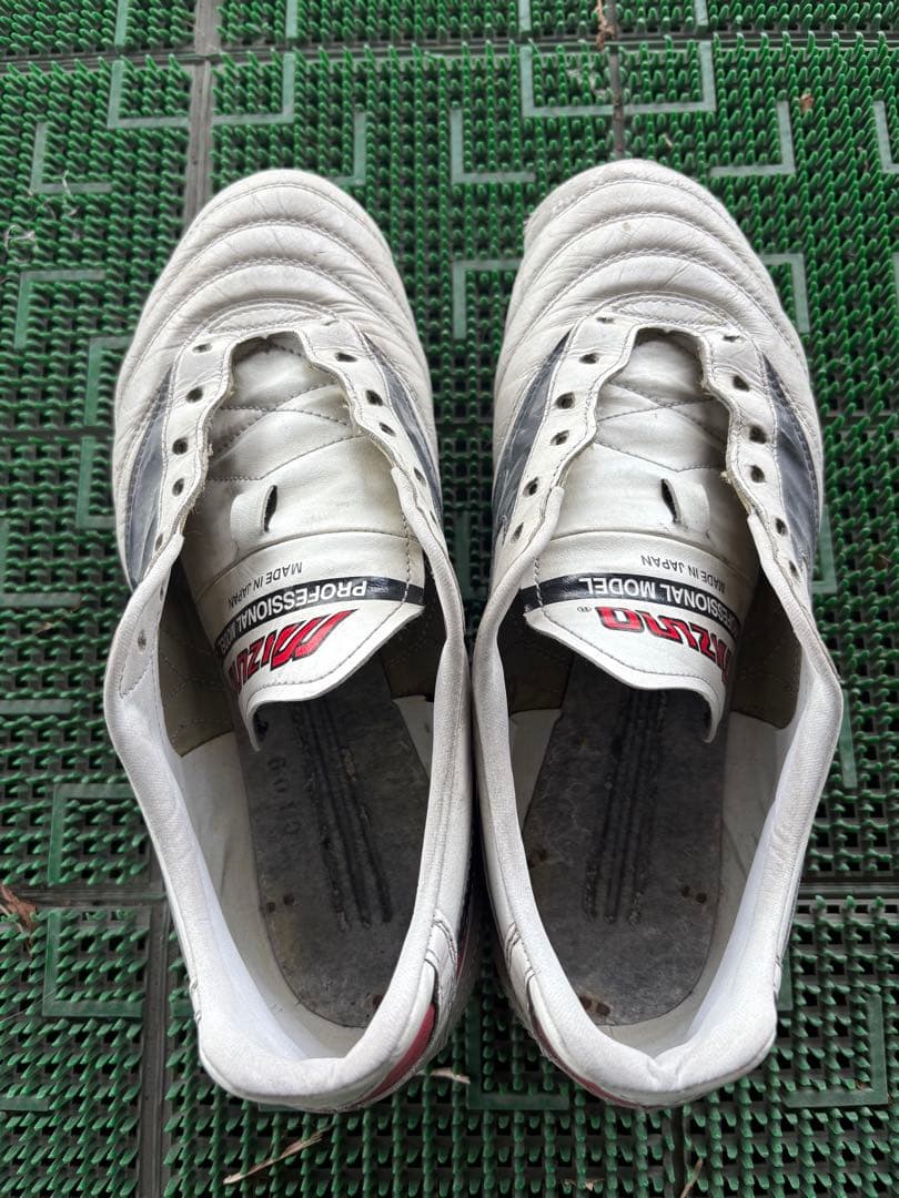 ミズノ　モレリア2ホワイト　25cm