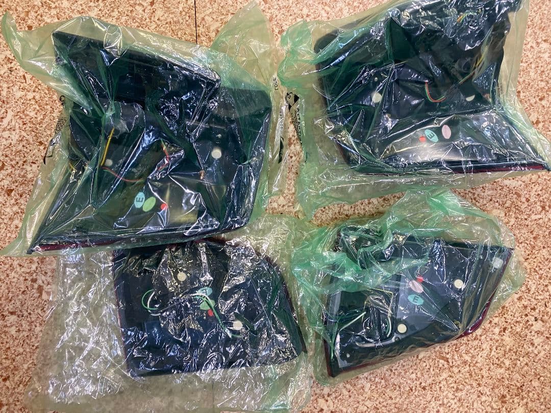 【未使用】ランクル200 LEDテールランプセット