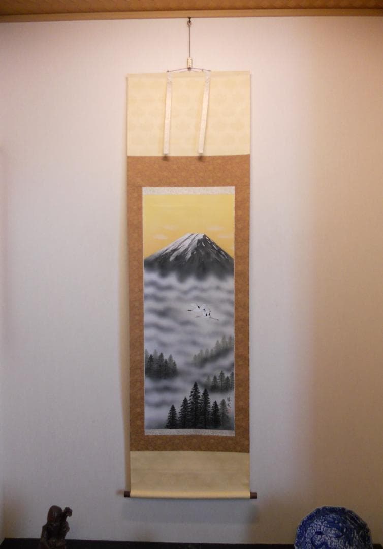 掛け軸 勝成 富士双鶴 絹本 希少 軸装 茶道具 掛軸 美品 です。