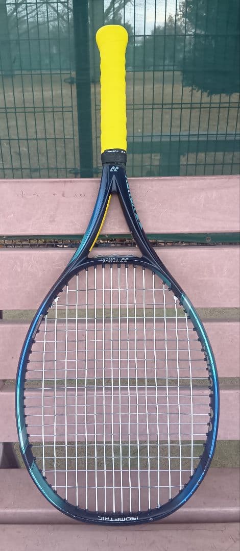 ヨネックス　イーゾーン YONEX EZONE 100 テニスラケット