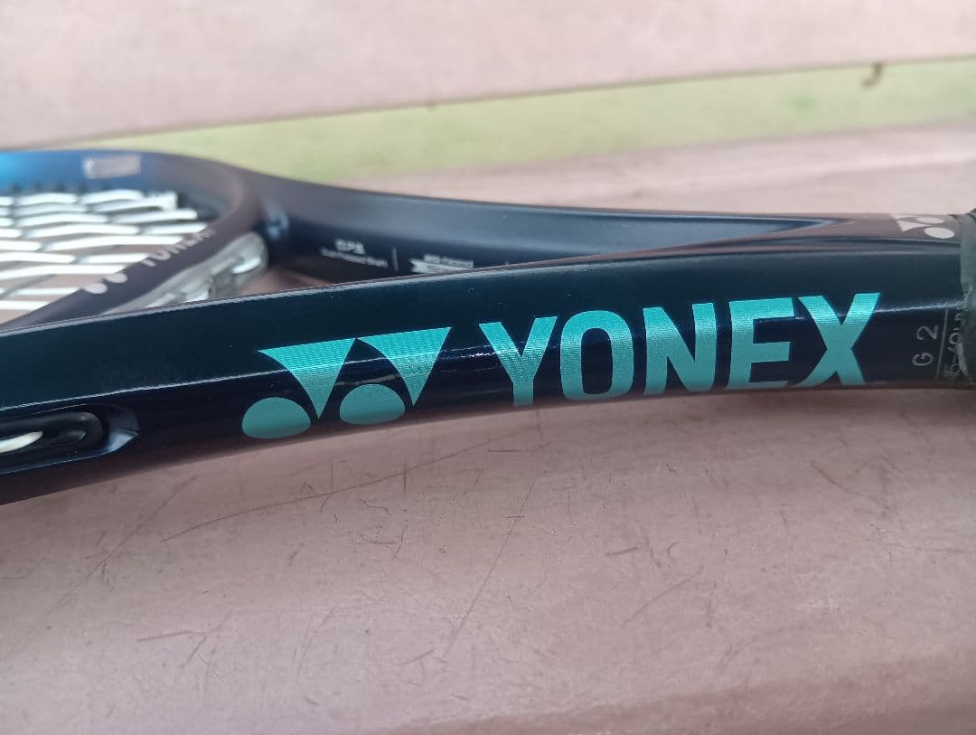 ヨネックス　イーゾーン YONEX EZONE 100 テニスラケット