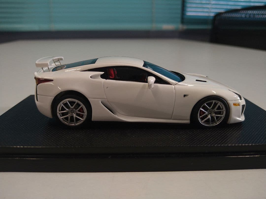 エブロ 1/43レクサス LFA レジン製