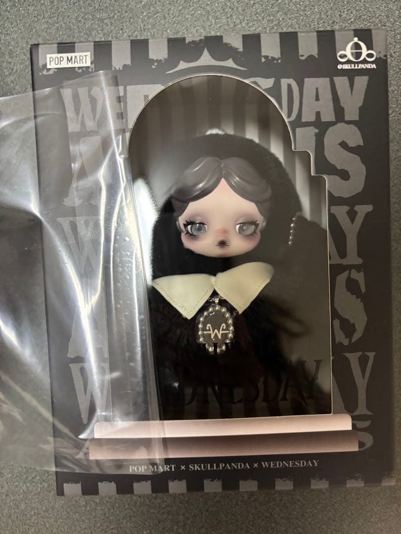 POPMART SKULLPANDA × Wednesday（クラシックドレス)