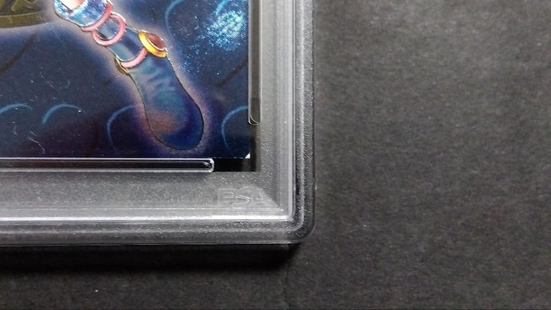 PSA8「DDM ブラックマジシャンガール」ブルー レリーフ ダンジョンダイス