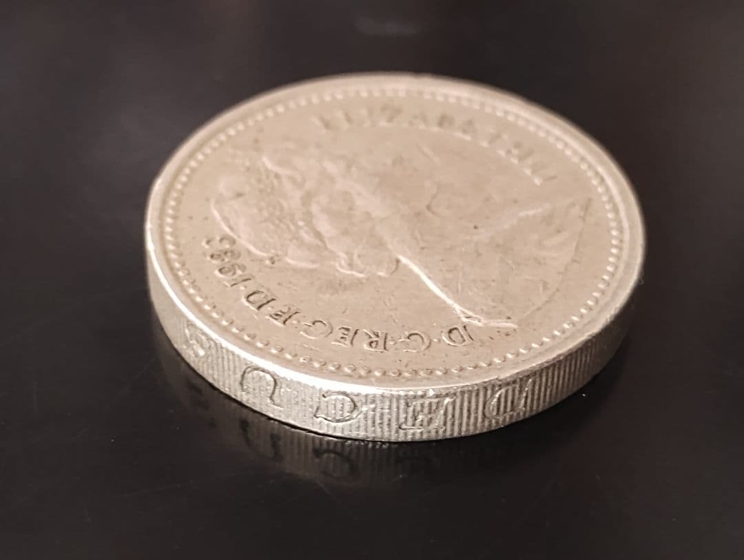 11983年 イギリス 1ポンド 硬貨　通常＆エラー　セット　エリザベスⅡ