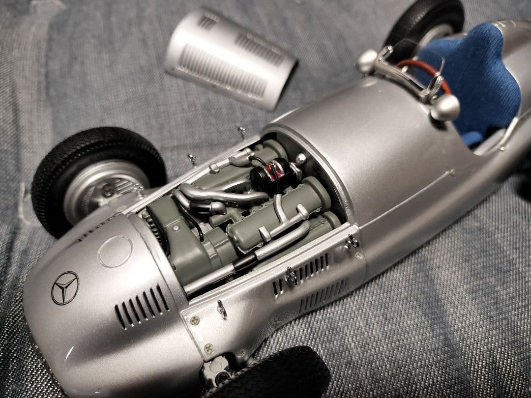 ミニカー CMC 1/18 MERCEDES W165 1939