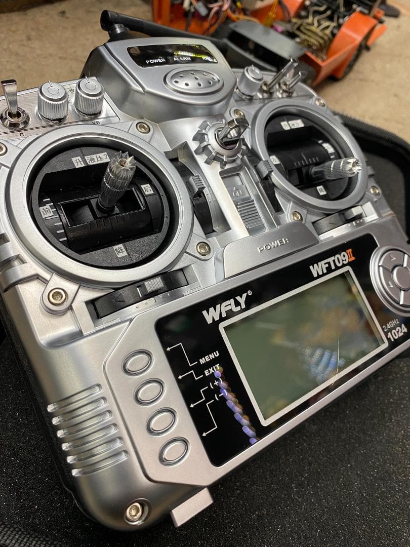 油圧動作ラジコンLESU 1/14 フォークリフトフルセット（うまく動きません）