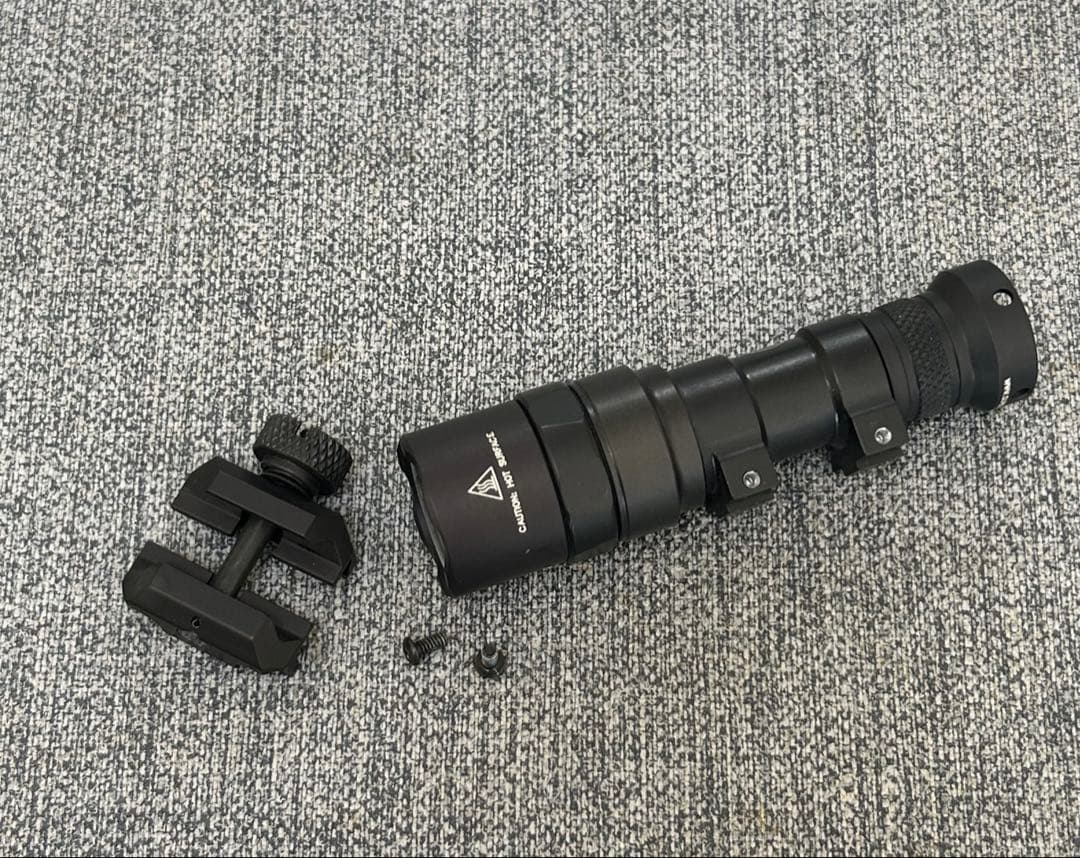 実物 SUREFIRE M300C スカウトライト 美品