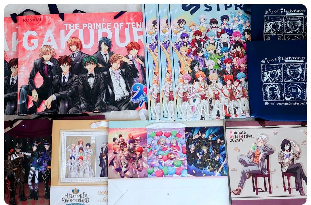 大特価 大人気 アニメ グッズ アクリルスタンド 缶バッジ紙類雑貨大量まとめ売り