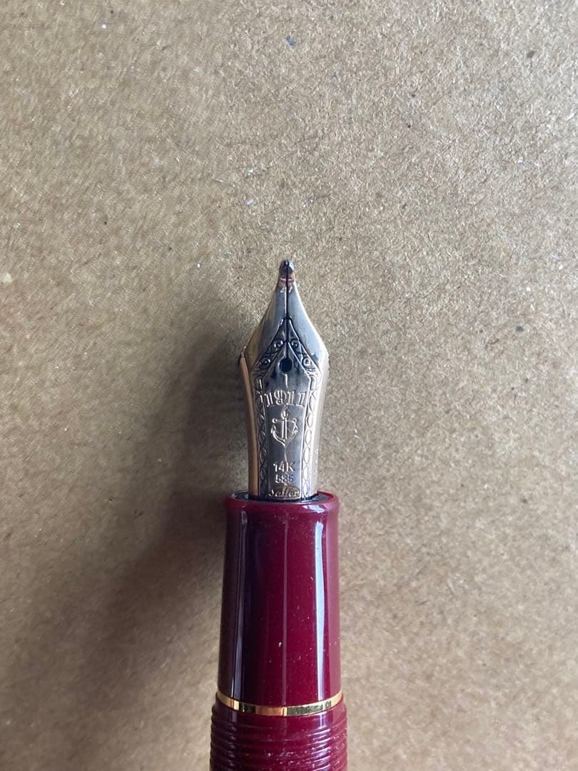 クラシック赤万年筆 金ペン先　K14