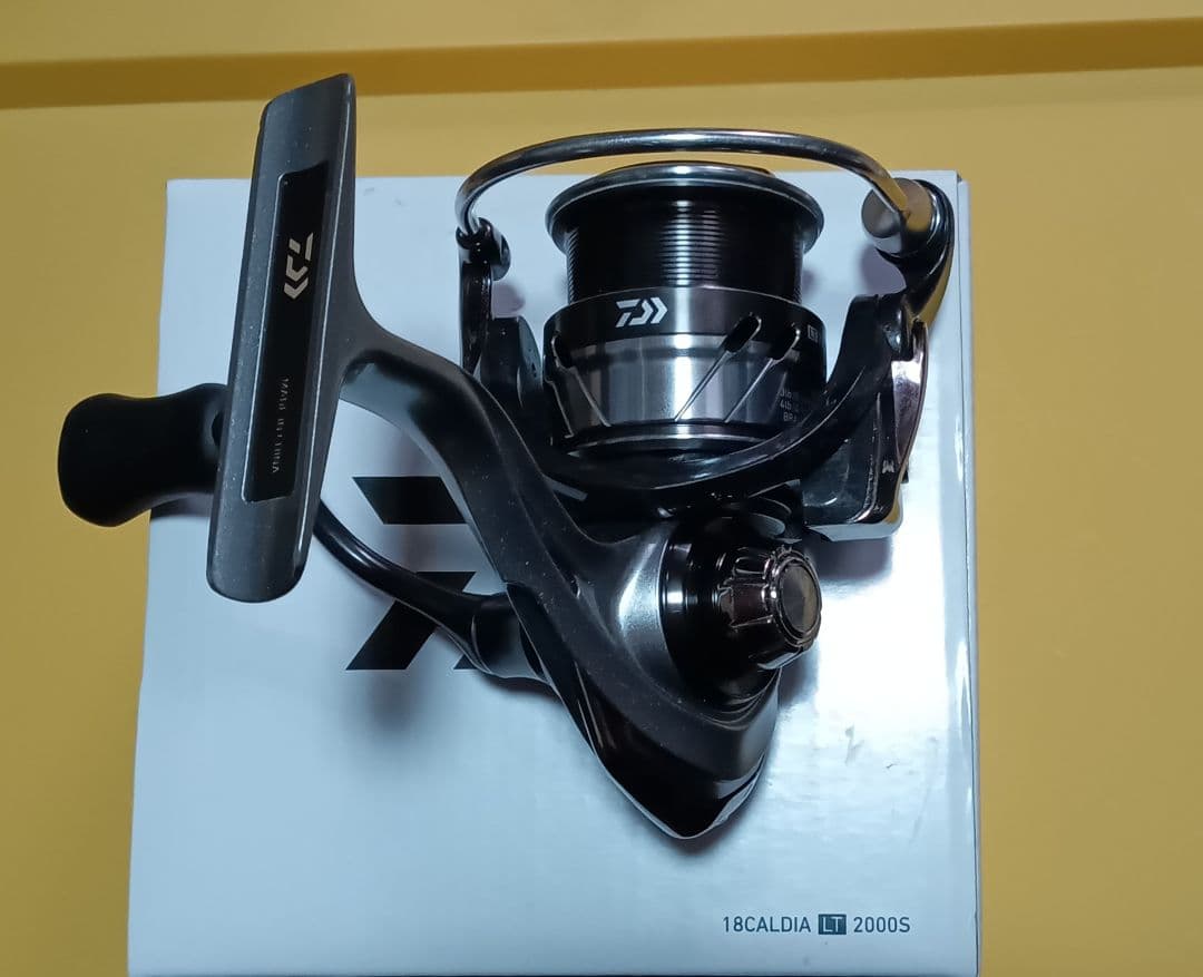 Daiwa 18カルディア CALDIA LT 2000S スピニング 箱あり
