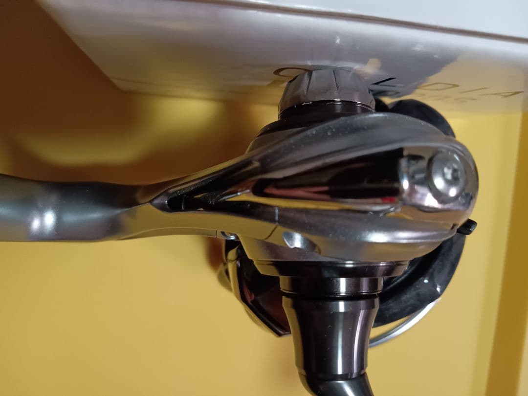 Daiwa 18カルディア CALDIA LT 2000S スピニング 箱あり