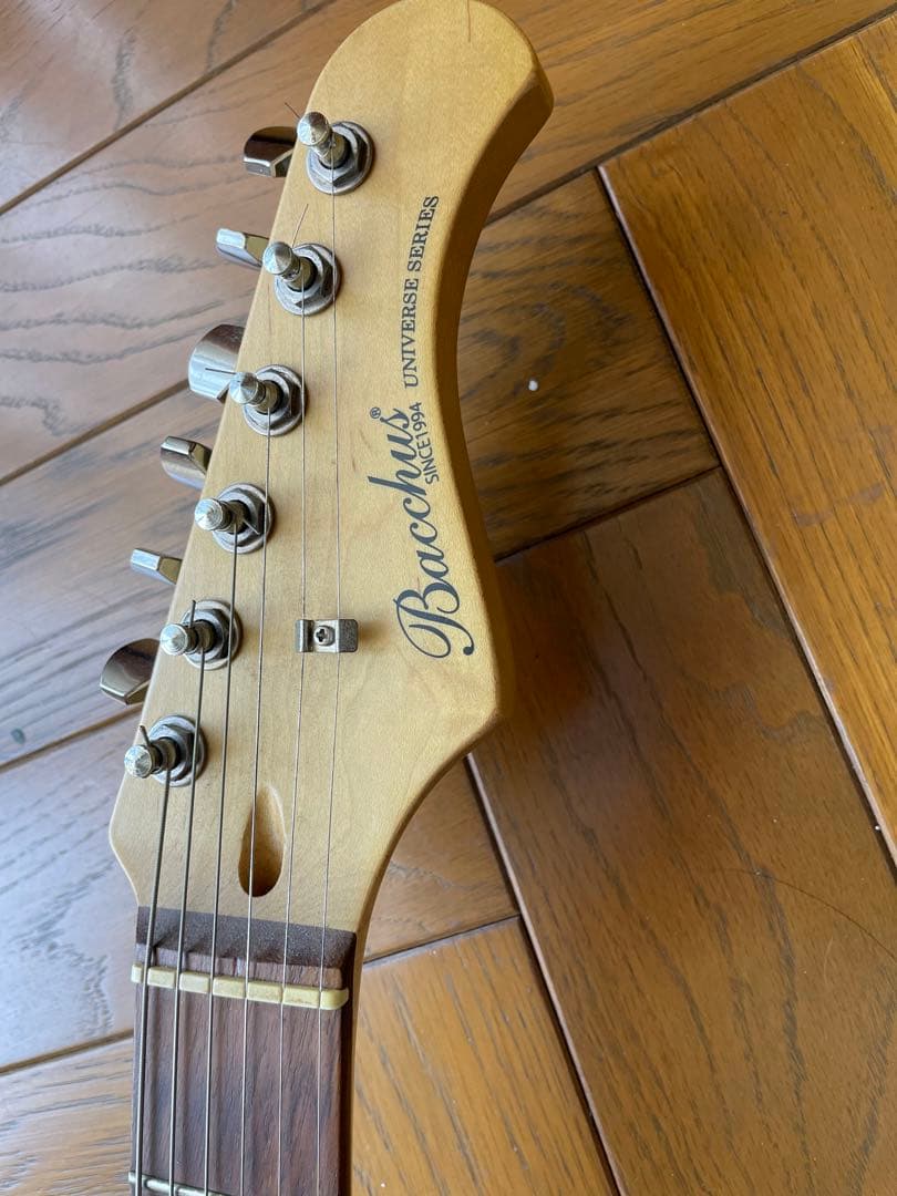 Bacchas ユニバーサルシリーズ　ストラトタイプ