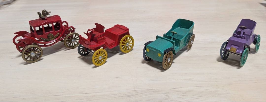 昭和レトロ！ ミニチュア　クラシックカー風ミニカー4台セット