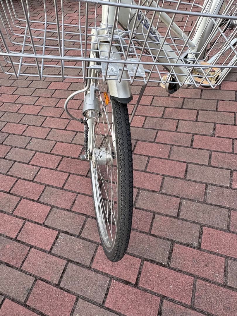 新品サドル/グリップ/ペダルの オートライト軽快車(27㌅)お届け出来ます。