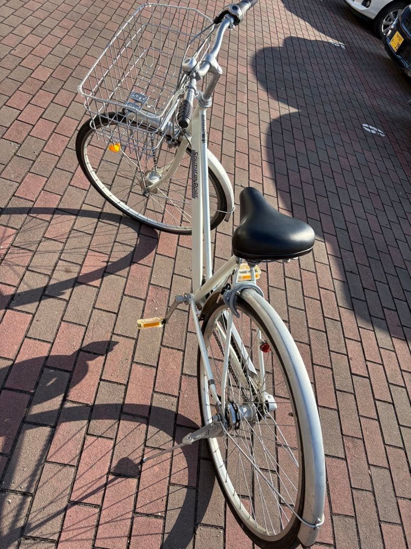 新品サドル/グリップ/ペダルの オートライト軽快車(27㌅)お届け出来ます。