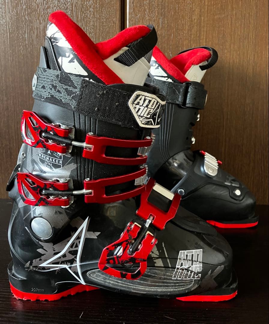 Atomic アトミック　スキーブーツ　waymaker 25-25.5cm