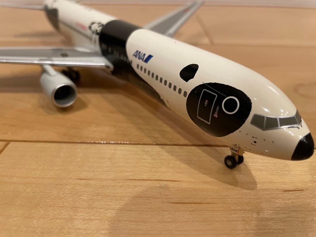 ANA ボーイング767-300ER 特別塗装モデル 1/200