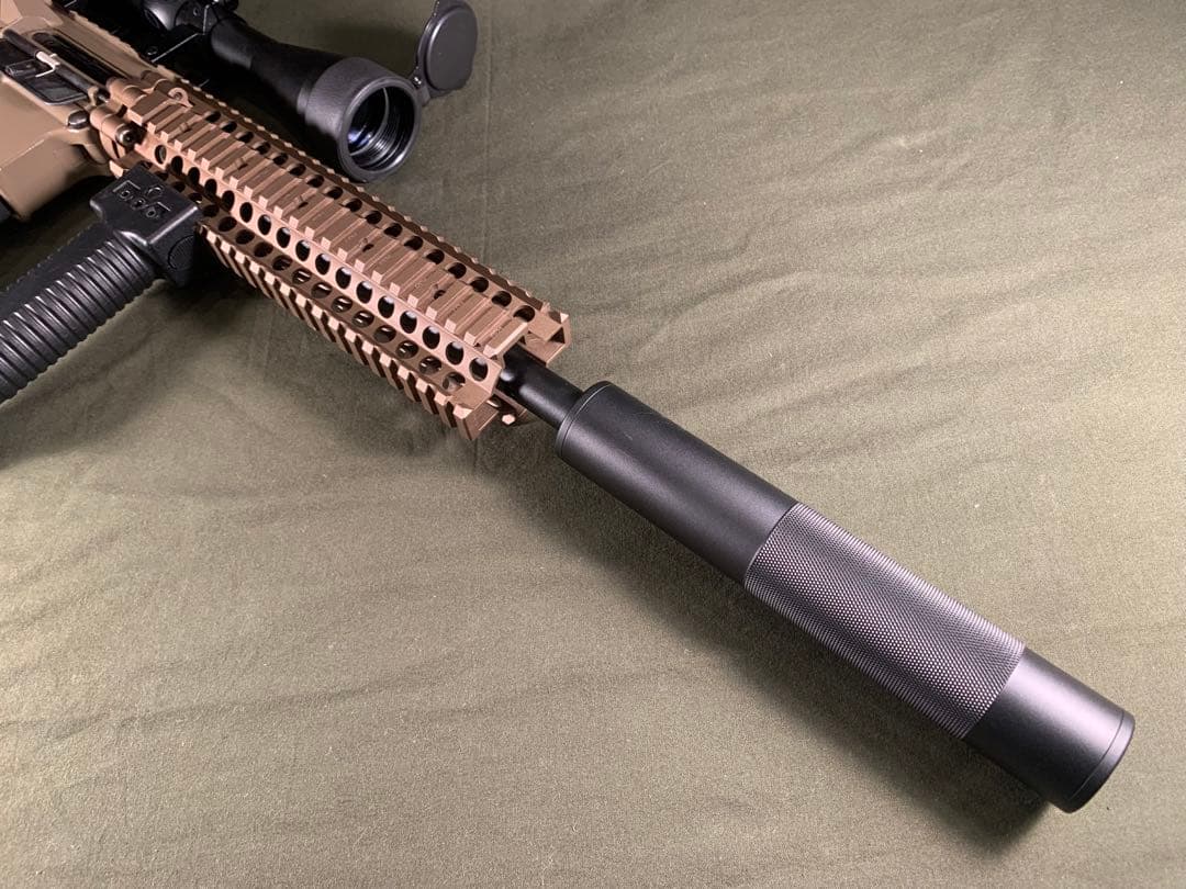 レシーライフル　東京マルイ　次世代　電動ガン　充電器等付属