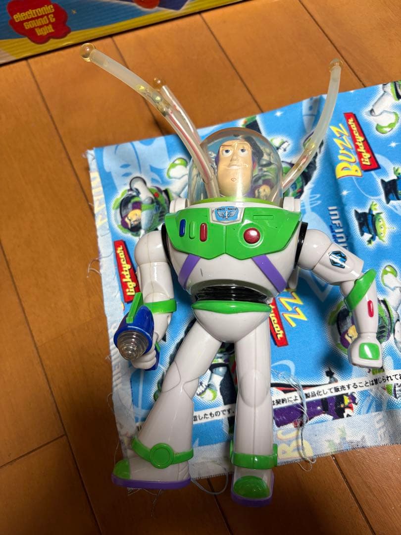 トイストーリー　バズライトイヤー ピンボール 時計 ハギレ等　まとめて