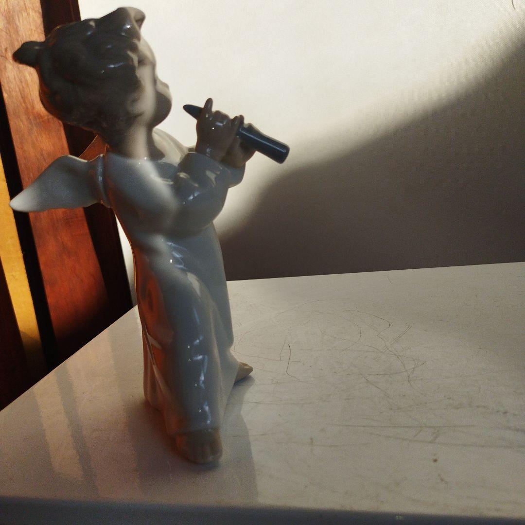 フル―トお吹く天使。