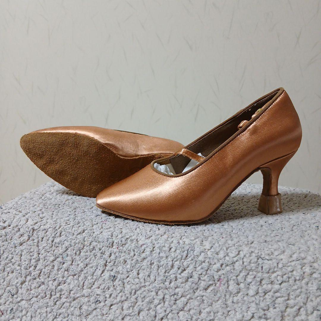 社交ダンス用ベージュシューズ