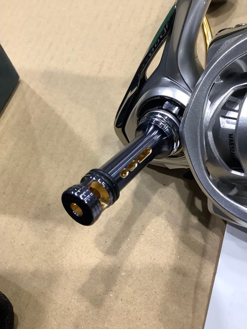 ダイワ 21 フリームス LT3000-C スピニングリール未使用品