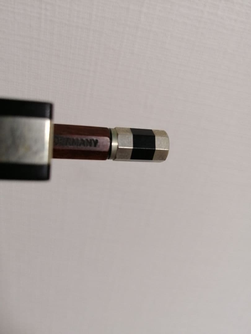ヴァイオリン　弓　(a german violin bow)