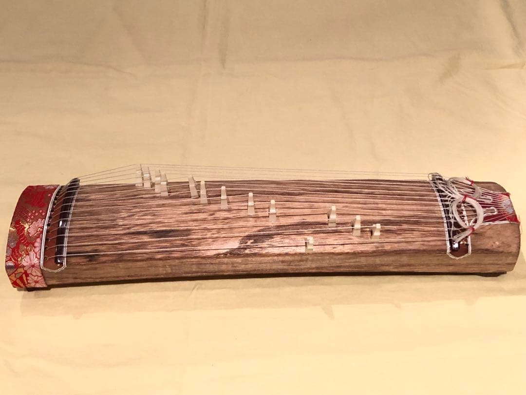 ミニ琴　全長約42cm　短琴　和楽器 13弦お箏 琴爪付き　お正月