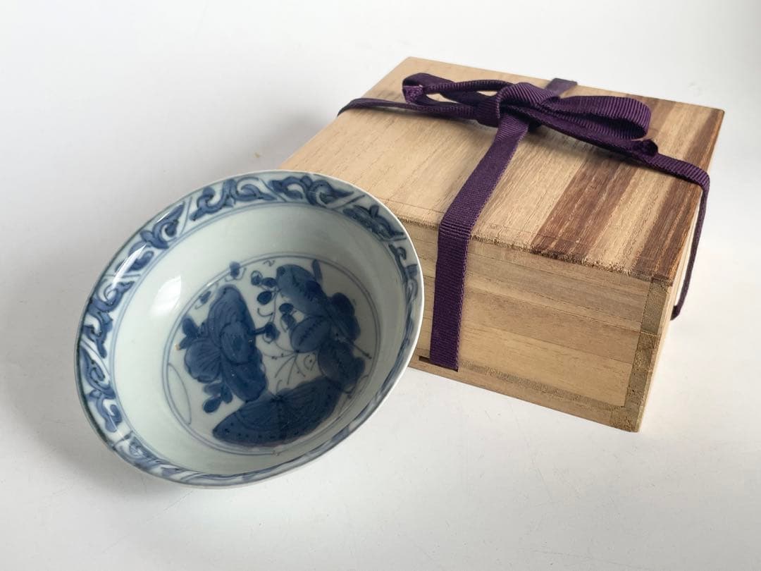 骨董　アンティーク　古染付　蝶々文　小皿　盃　酒器　平盃　中国骨董　古陶磁　豆皿