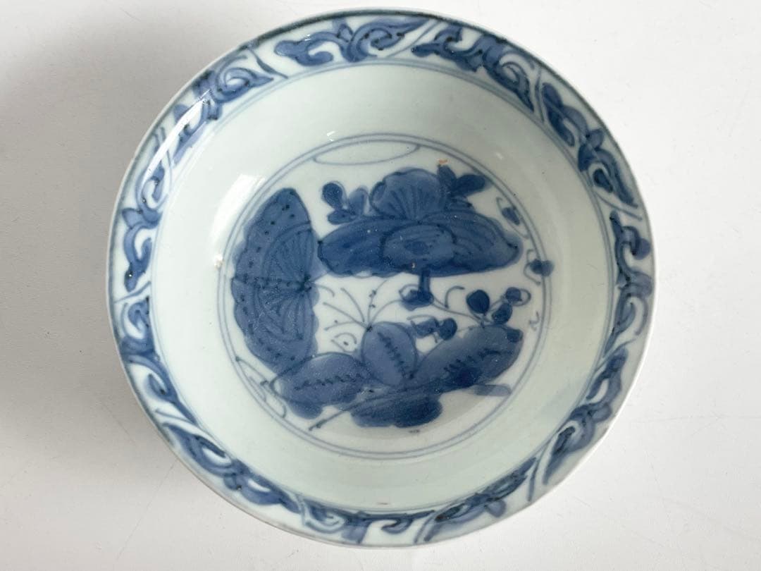 骨董　アンティーク　古染付　蝶々文　小皿　盃　酒器　平盃　中国骨董　古陶磁　豆皿